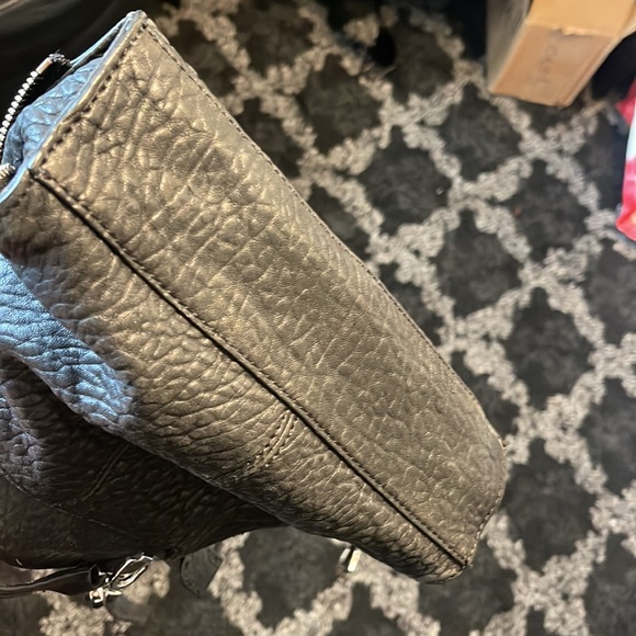 VINCE CAMUTO LEATHER CROSSBODY - Picture 4 of 6